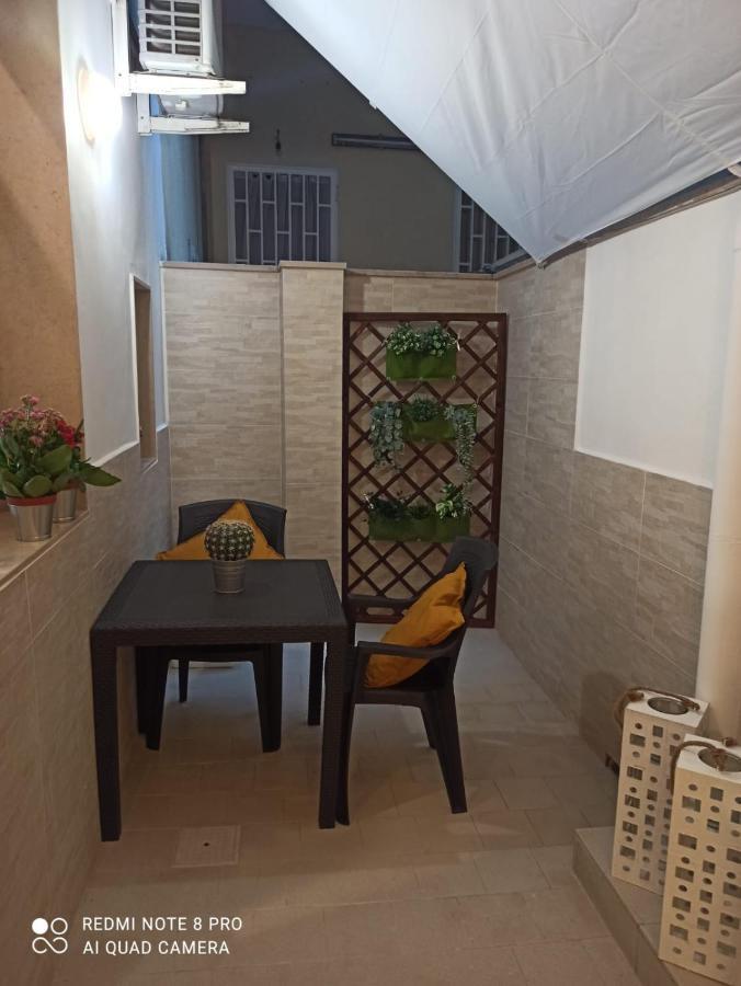 Appartamento Con Cortile A 30 Mt. Dal Mare Bari Dış mekan fotoğraf